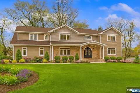 15 Jones Court, Norwood, NJ 07648
