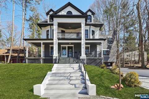 15 Carr Place, Closter, NJ 07624