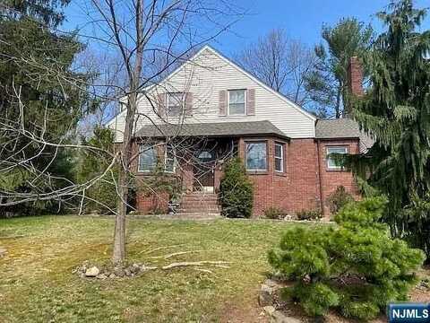 33 Wyndham Road 2nd Floor, Norwood, NJ 07648
