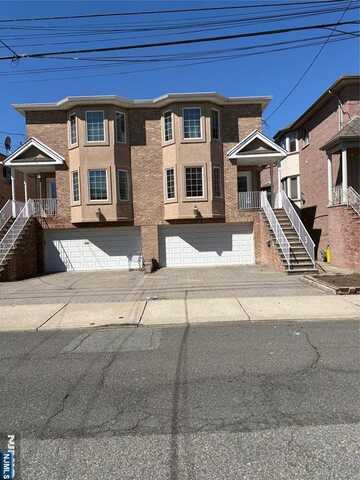 323 3rd B, Palisades Park, NJ 07650