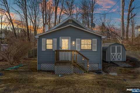 14 Paddock Avenue, Vernon, NJ 07422
