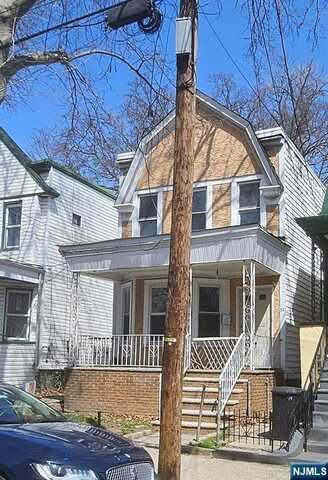 32 Dwight Street, Jersey City, NJ 07305