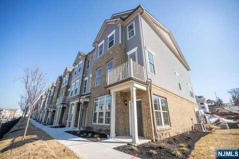 88 Leahy Drive, Wood Ridge, NJ 07075