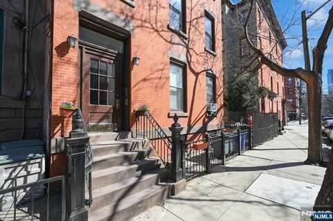 112 Wayne Street 2, Jersey City, NJ 07302