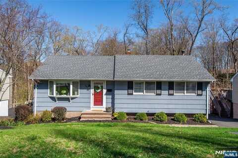 51 McNomee Street, Oakland, NJ 07436