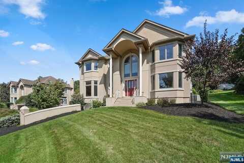 300 Daffodil Drive, Norwood, NJ 07648