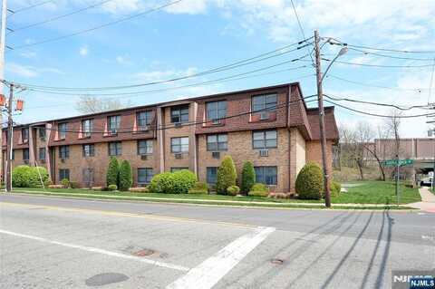 25 Market Street 2B, Saddle Brook, NJ 07663