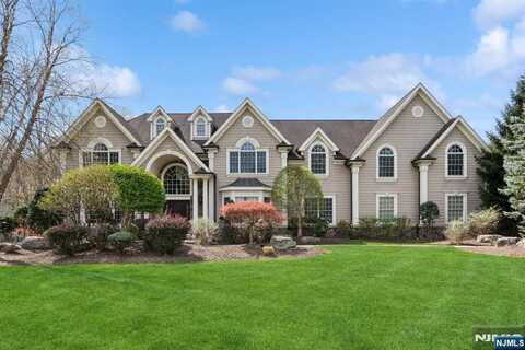 23 Fred Street, Old Tappan, NJ 07675