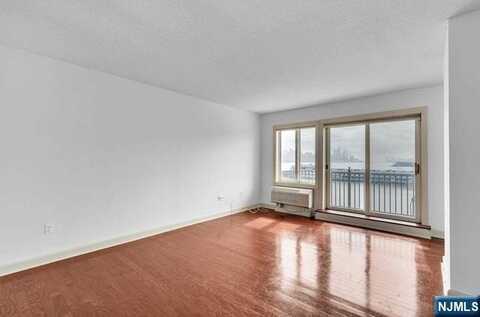 6209 City Place, Edgewater, NJ 07020
