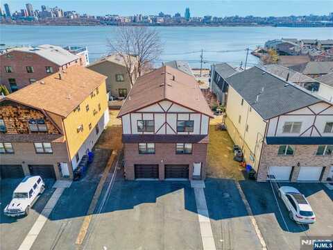91 Myrtle Avenue, Edgewater, NJ 07020