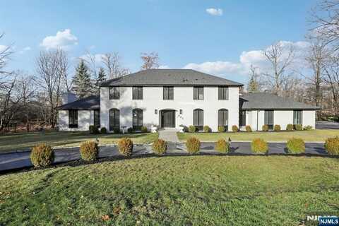 846 Iron Latch Road, Franklin Lakes, NJ 07417