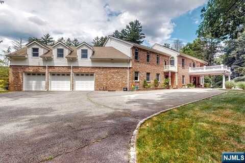 1050 Ramapo Valley Road, Mahwah, NJ 07430