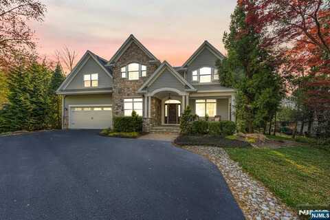 334 E Pines Lake Drive, Wayne, NJ 07470