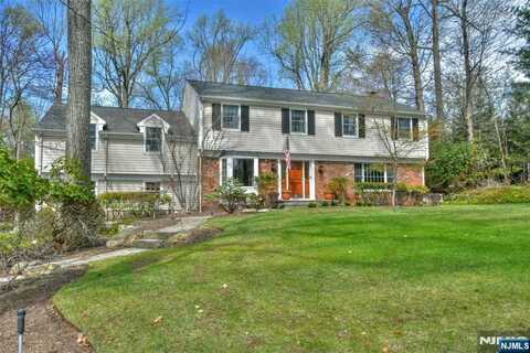 43 Anona Drive, Upper Saddle River, NJ 07458