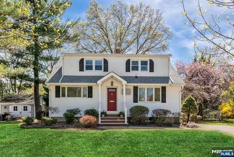 731 Midwood Road, Ridgewood, NJ 07450