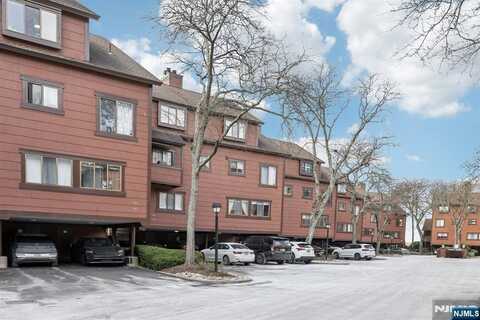 251 Sunset Key, Secaucus, NJ 07094