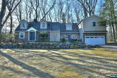 35 Oak Ridge Road, Ramsey, NJ 07446