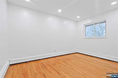 2215 Grand Avenue 14, North Bergen, NJ 07047