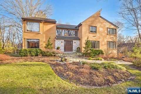 179 Woodside Avenue, Franklin Lakes, NJ 07417