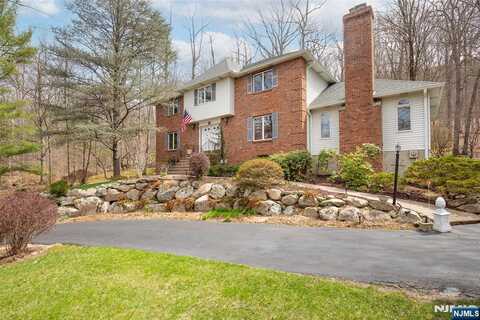 108 Cheshire Lane, Ringwood, NJ 07456