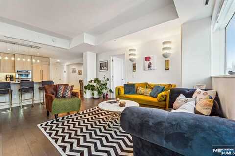 800 Avenue Port Imp 317, Weehawken, NJ 07086