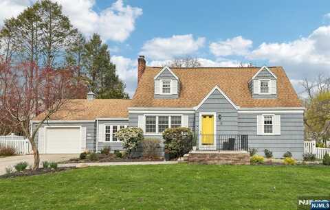 31 Weil Place, Cresskill, NJ 07626