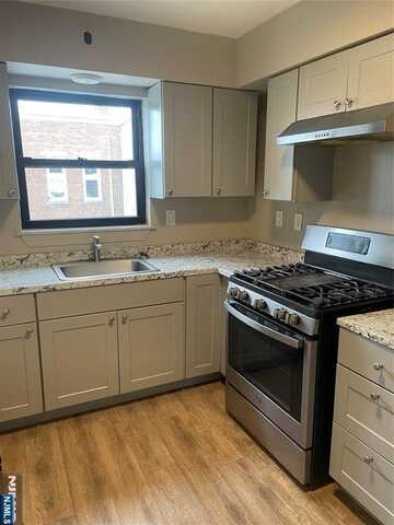 232-230 Anderson Avenue 3A, Fairview, NJ 07022