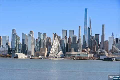 800 Ave At Port Imperial 517, Weehawken, NJ 07086