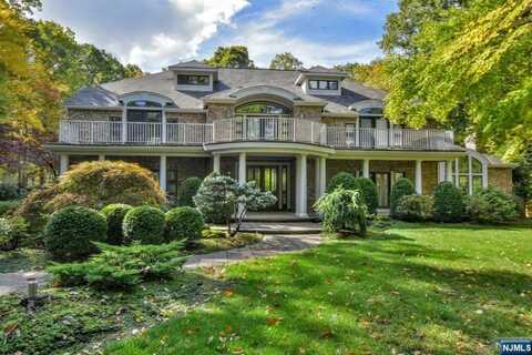 830 W Shore Drive, Kinnelon, NJ 07405