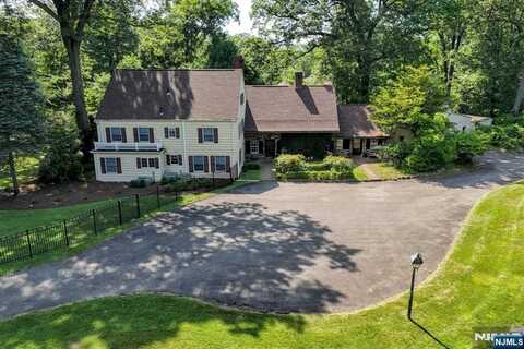 66 Thunderhead Place, Mahwah, NJ 07430