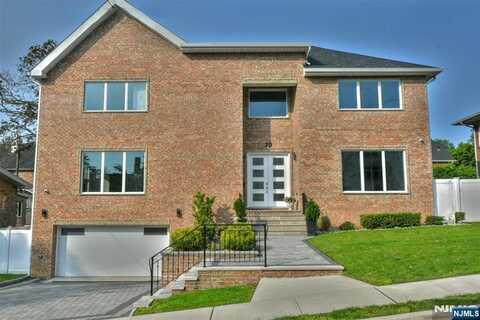 30 Cortland Place, Cliffside Park, NJ 07010