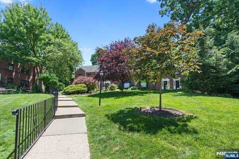 90 Tracey Place J-1, Englewood, NJ 07631