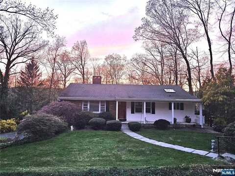 44 Forestdale Road, Kinnelon, NJ 07405