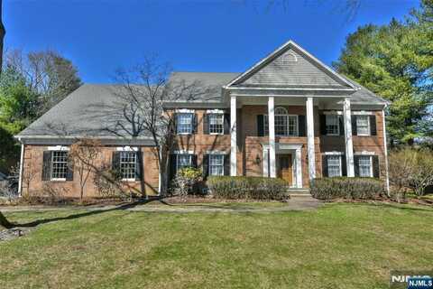 400 Scholar Court, Franklin Lakes, NJ 07417