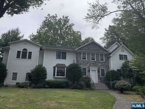 337 Franklin Street, Haworth, NJ 07641