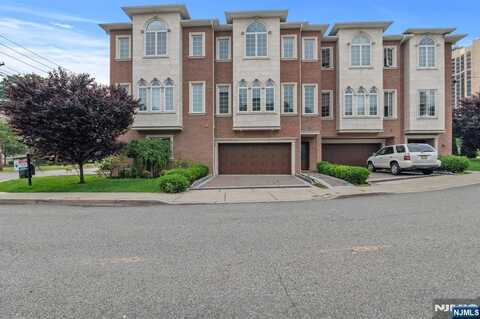 29 Cumbermeade Road, Fort Lee, NJ 07024