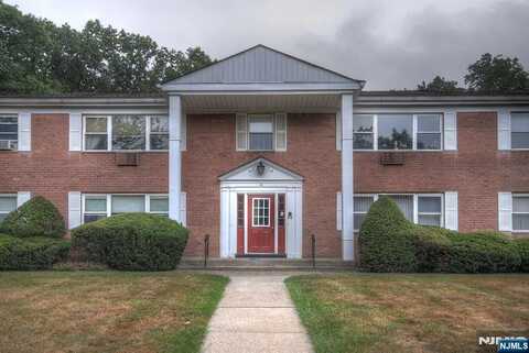 4 Rolling Ridge 4D, Montvale, NJ 07645