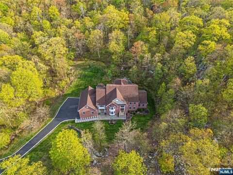 143 S Glen Road, Kinnelon, NJ 07405