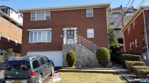 214 11th Street, Palisades Park, NJ 07650