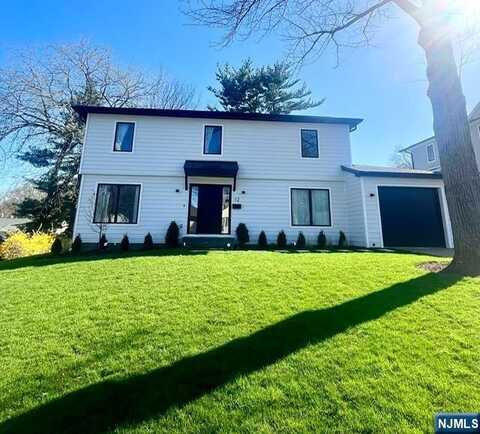 12 Mountainview Road, Cresskill, NJ 07626