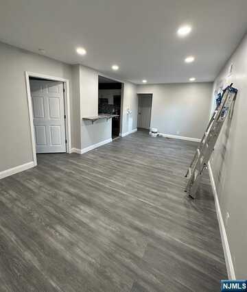 84 Hunter, Lodi, NJ 07644