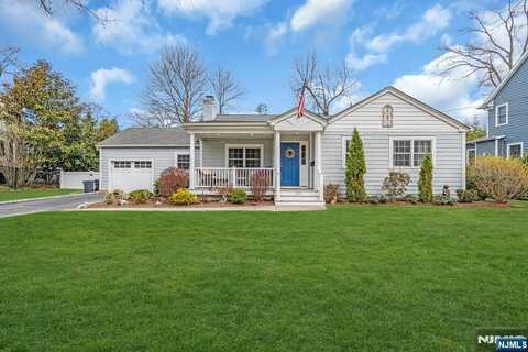 709 Albert Place, Ridgewood, NJ 07450