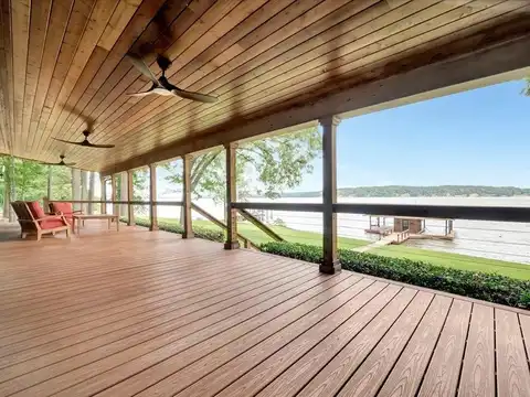 190 Shoreline Dr, Nacogdoches, TX 75964
