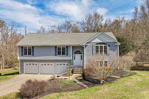 51 Winnipesaukee Drive, Wolfeboro, NH 03894