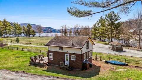 95 Bellwater Avenue, Barton, VT 05822