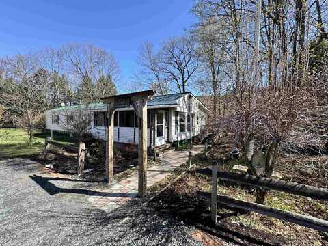 65 Peachtree Lane, Hartford, VT 05001