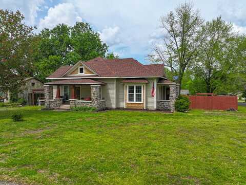 217 E 7th Street, Grove, OK 74344