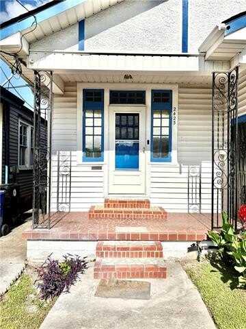 2343 UPPERLINE Street, New Orleans, LA 70115