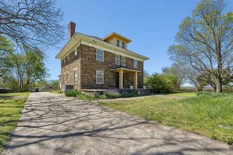 521 E Coppinger Avenue, Fort Gibson, OK 74434