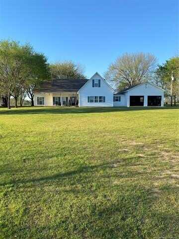 809 Harkey Street, Tishomingo, OK 73460